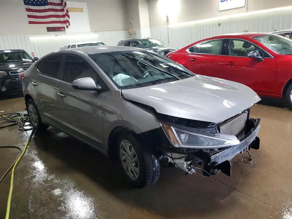 2020 HYUNDAI ELANTRA SE  