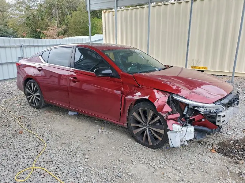 2019 NISSAN ALTIMA SR  