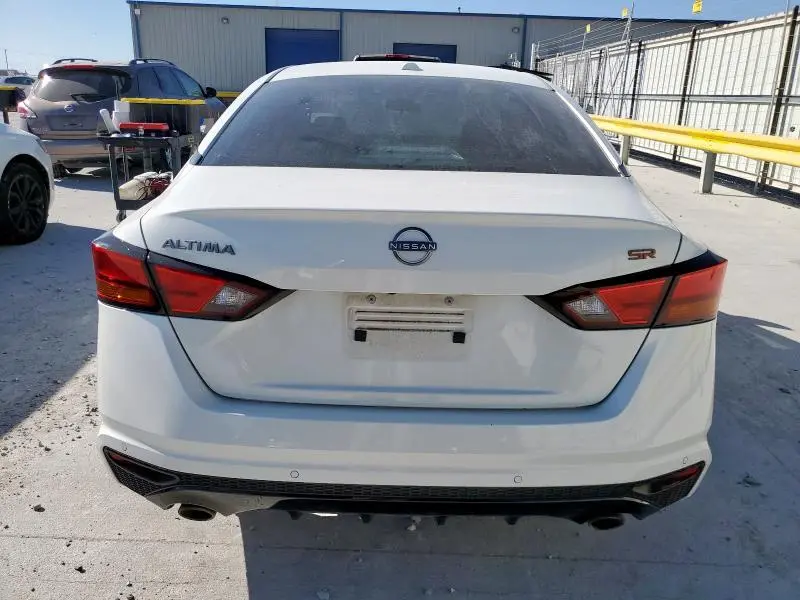2024 NISSAN ALTIMA SR  