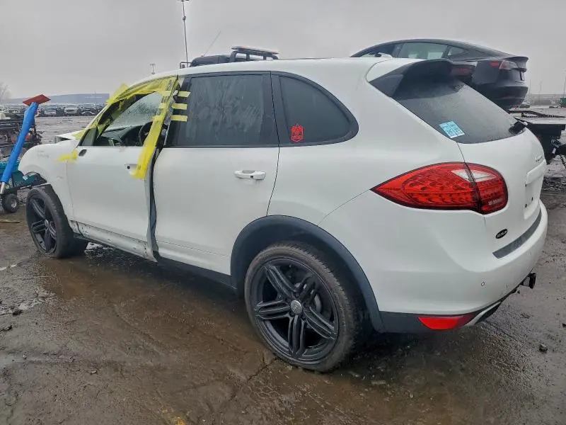 2013 PORSCHE CAYENNE   