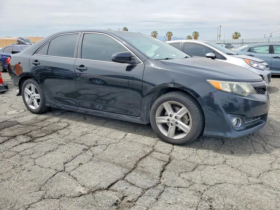 2012 TOYOTA CAMRY SE  