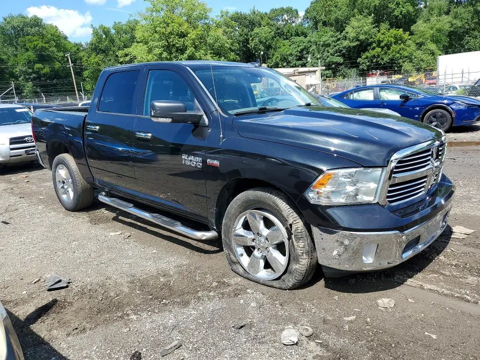 2017 RAM 1500 SLT  