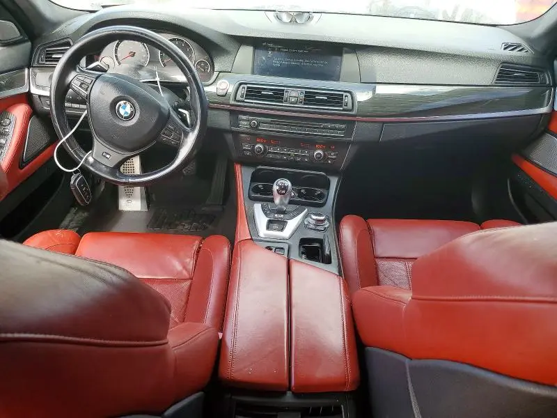 2013 BMW M5   