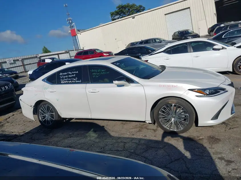 2022 LEXUS ES 250  