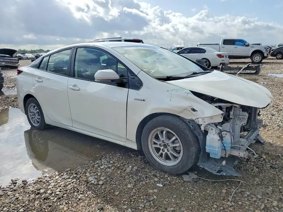 2020 TOYOTA PRIUS LE  