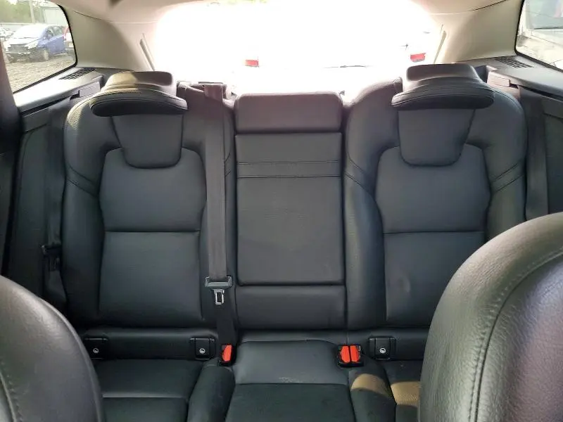 2019 VOLVO XC60 T5  