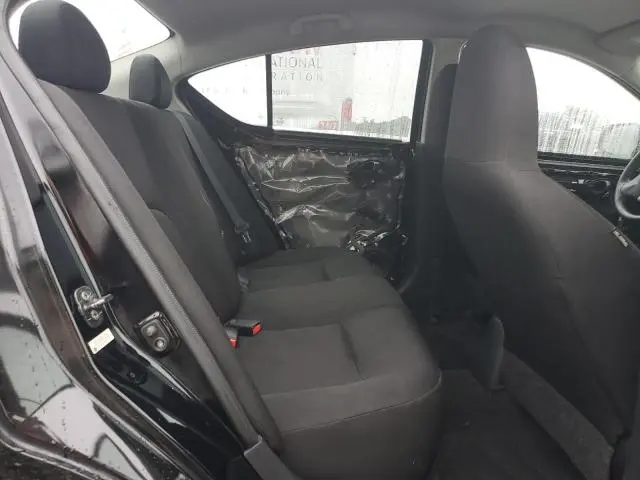 2015 NISSAN VERSA S  