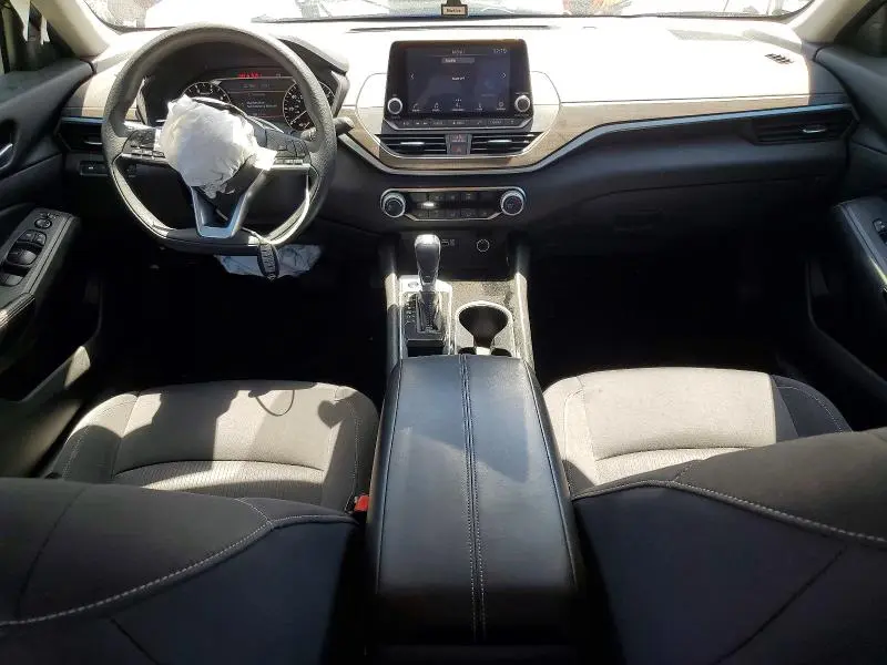 2024 NISSAN ALTIMA SV  