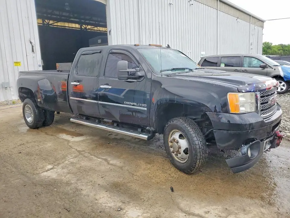 2011 GMC SIERRA K3500 DENALI  