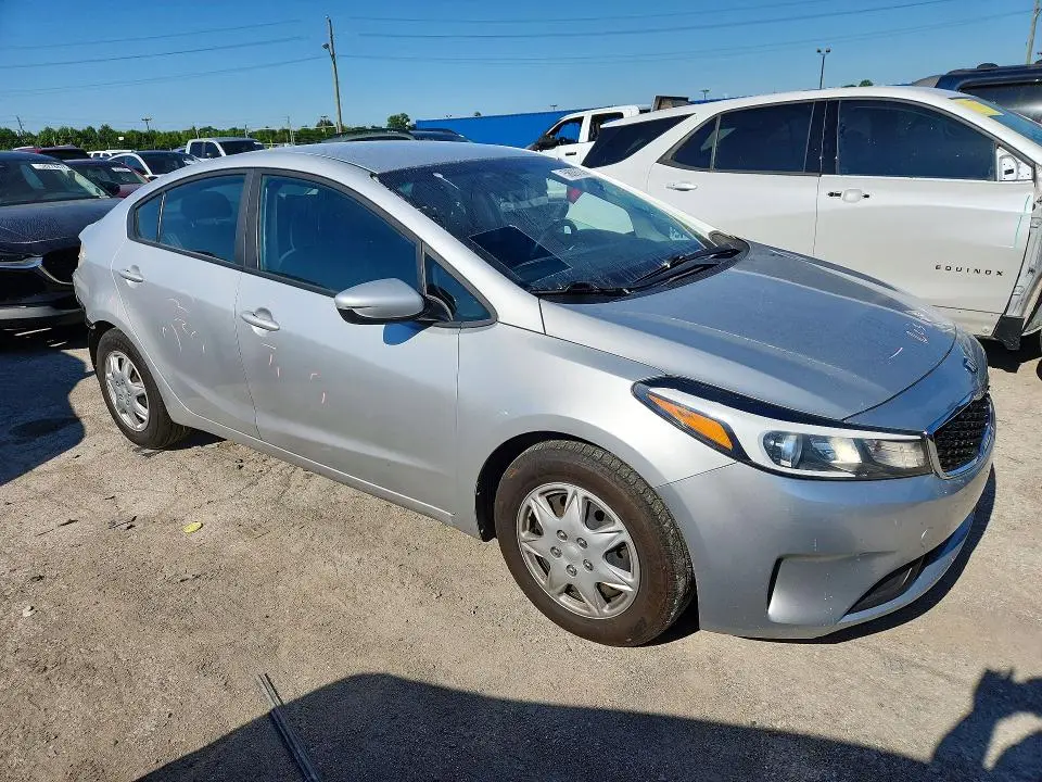2017 KIA FORTE LX  