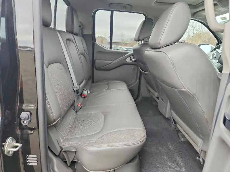 2019 NISSAN FRONTIER SL  