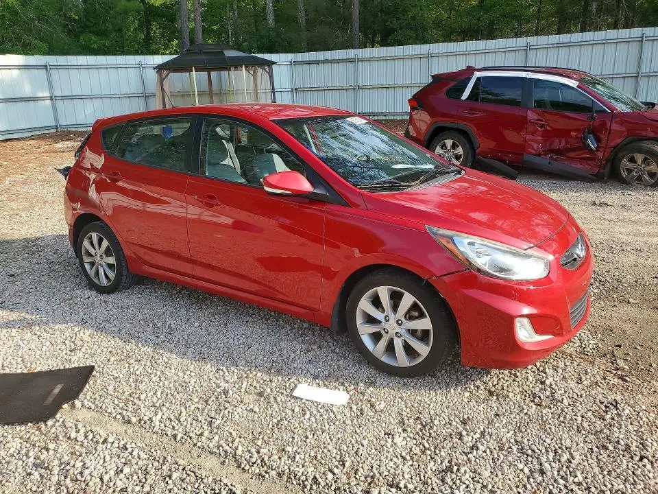 2013 HYUNDAI ACCENT SE  
