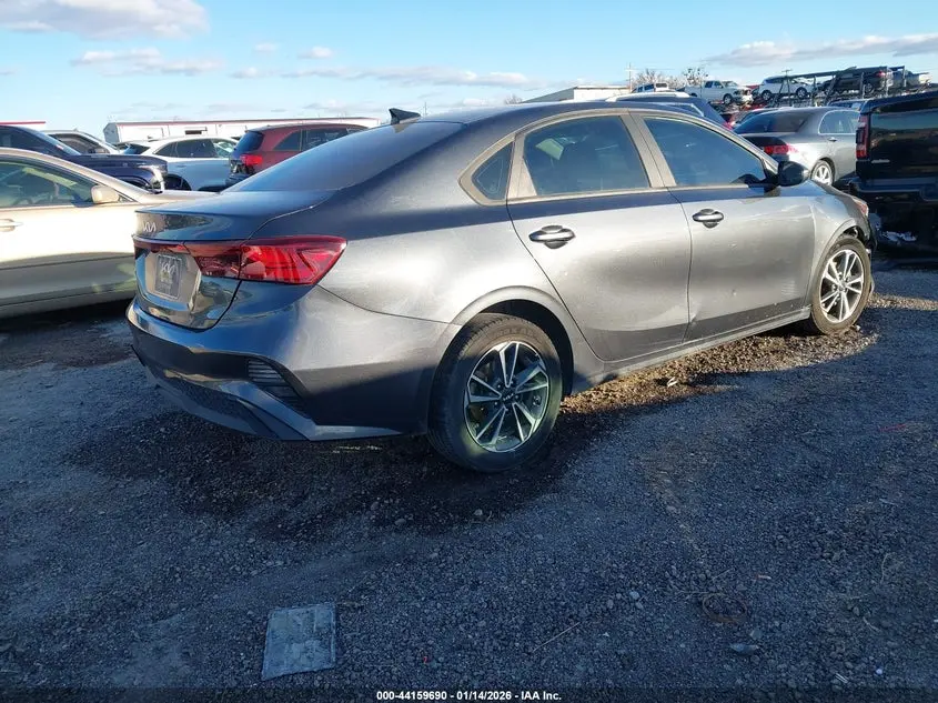 2023 KIA FORTE LXS