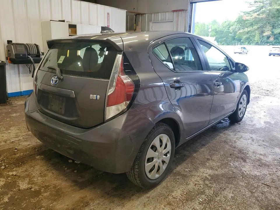 2016 TOYOTA PRIUS C TWO  
