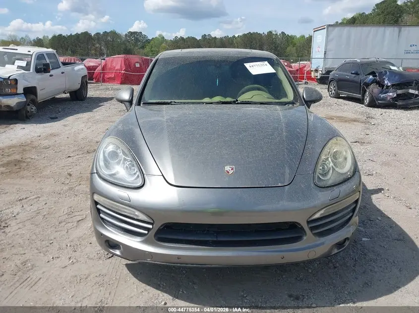 2013 PORSCHE CAYENNE  