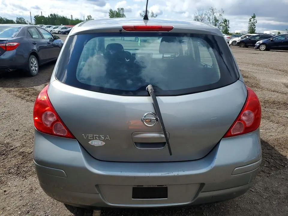 2010 NISSAN VERSA   