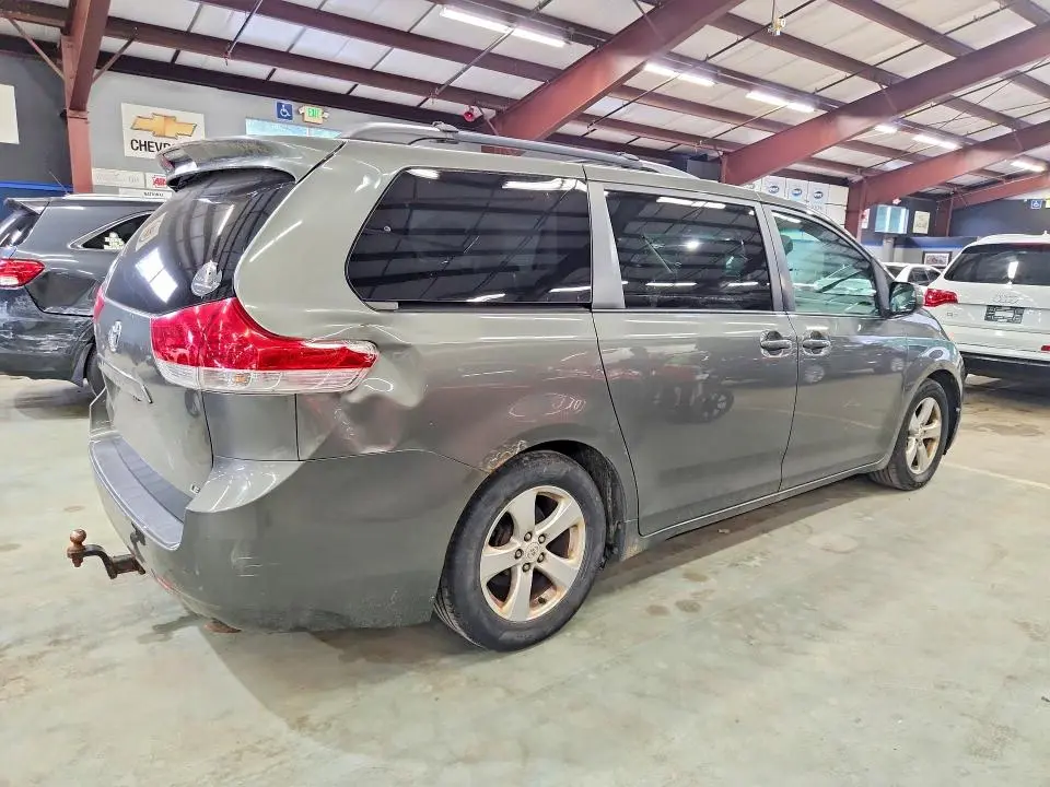 2011 TOYOTA SIENNA LE  