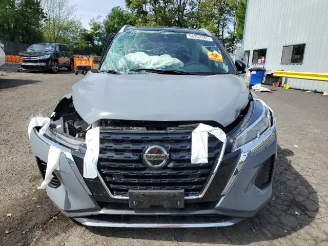 2021 NISSAN KICKS SV  