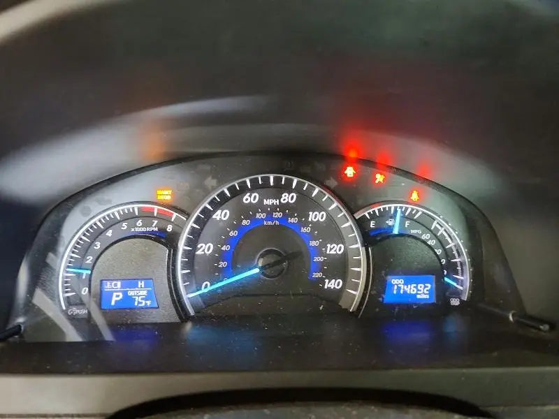 2014 TOYOTA CAMRY XLE  