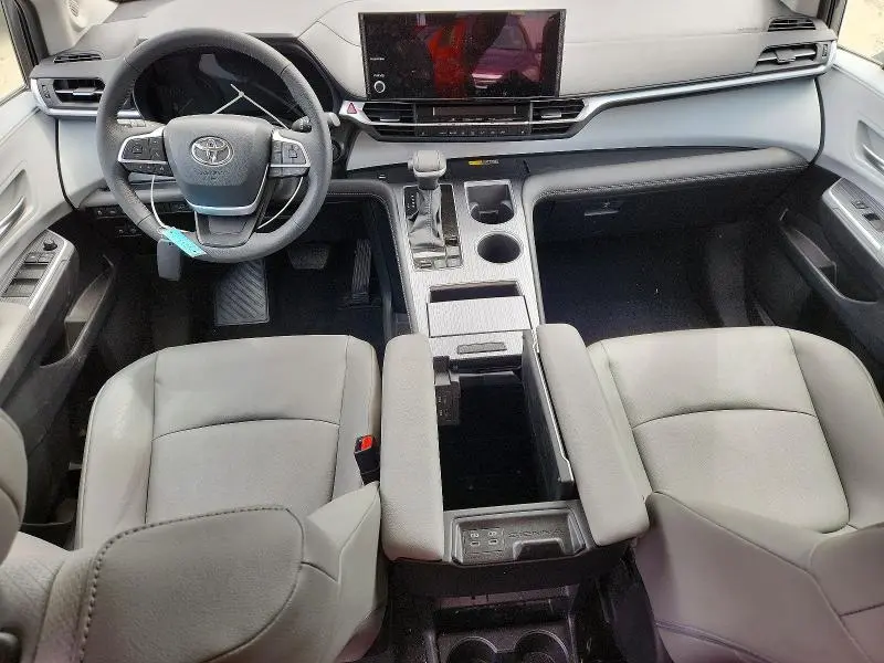 2025 TOYOTA SIENNA XLE 7-PASSENGER  