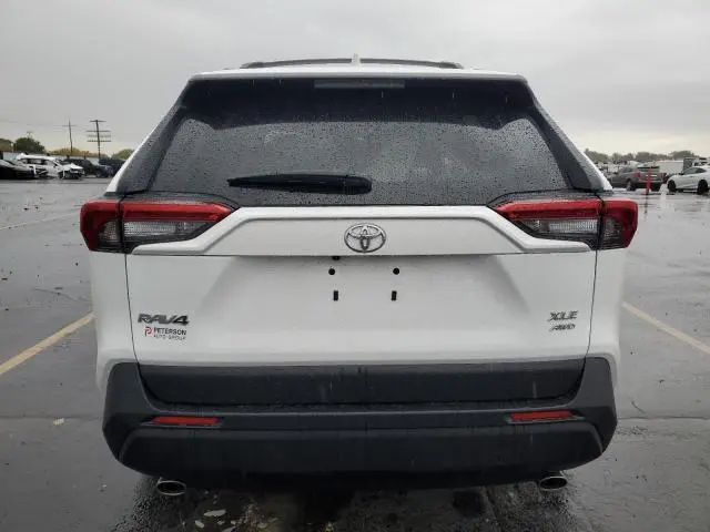 2025 TOYOTA RAV4 XLE  