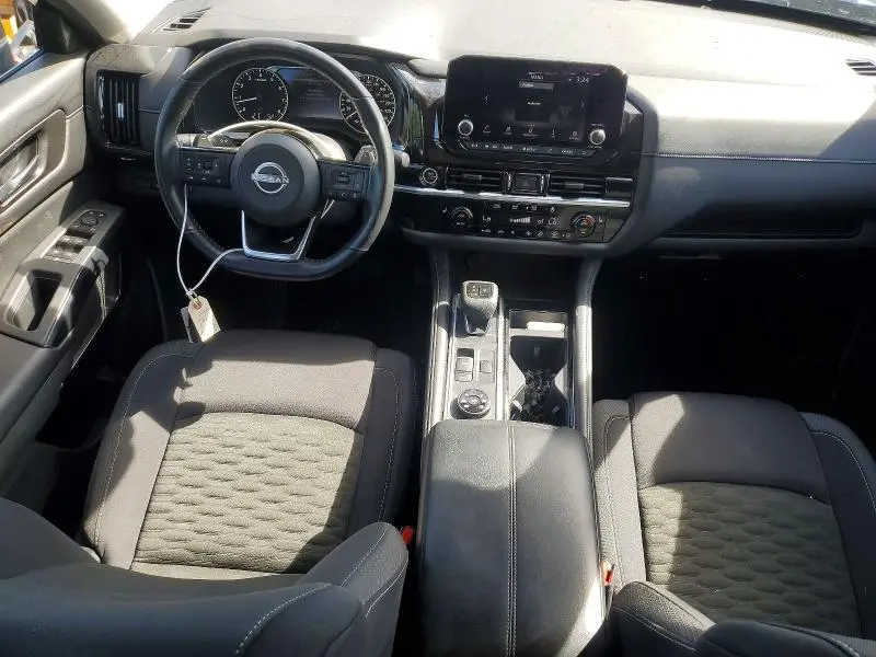 2023 NISSAN PATHFINDER SV  
