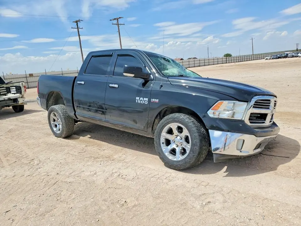 2017 RAM 1500 SLT  