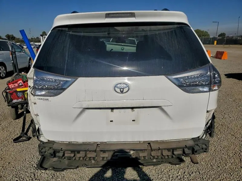 2015 TOYOTA SIENNA SPORT  