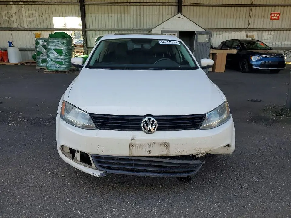2012 VOLKSWAGEN JETTA SE  