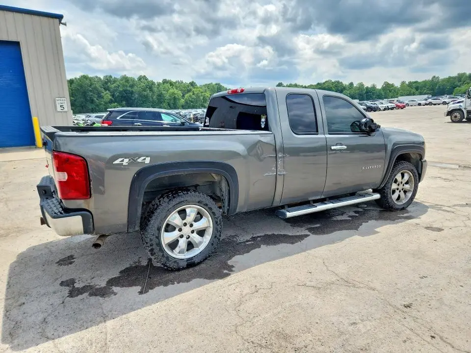 2011 CHEVROLET SILVERADO K1500 LT  