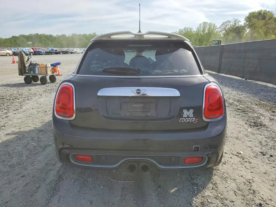 2017 MINI COOPER S  
