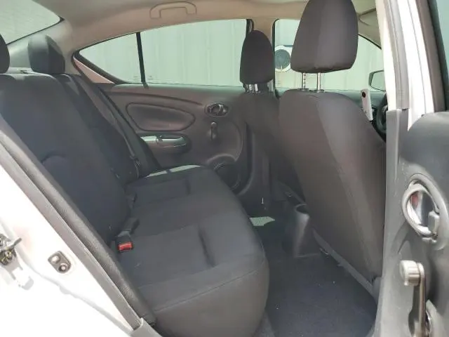 2019 NISSAN VERSA S  