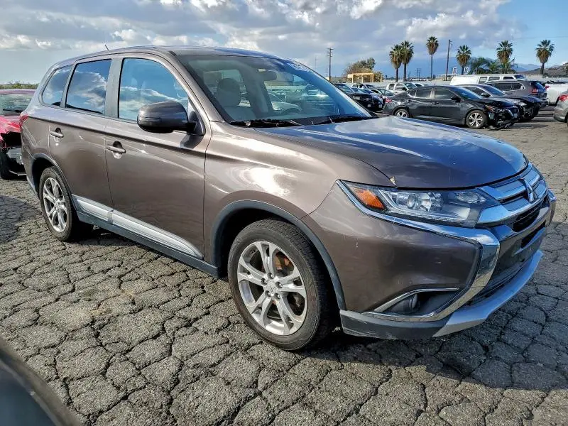 2016 MITSUBISHI OUTLANDER SE  