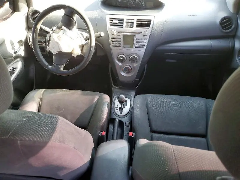 2010 TOYOTA YARIS BASE  