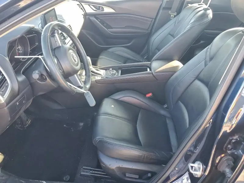 2018 MAZDA 3 TOURING  