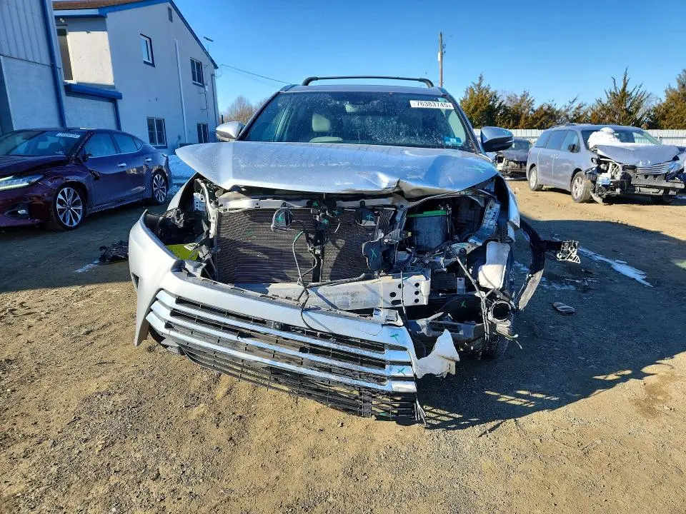 2019 TOYOTA HIGHLANDER LIMITED  