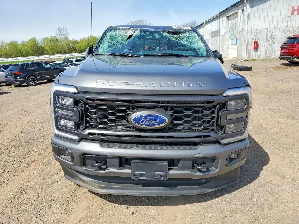 2024 FORD F250 CREW   