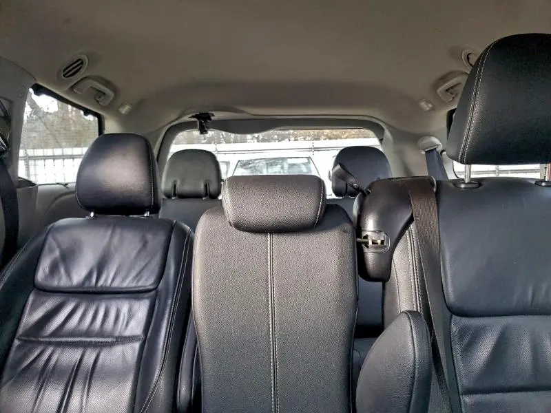 2016 TOYOTA SIENNA SE  