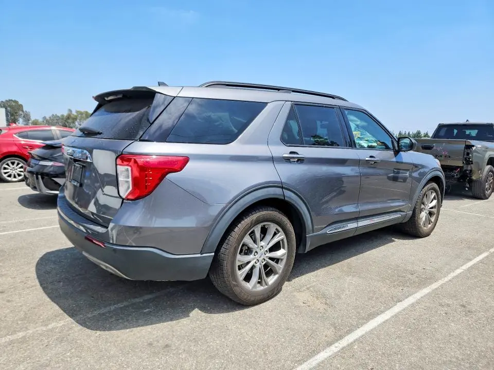 2022 FORD EXPLORER XLT  
