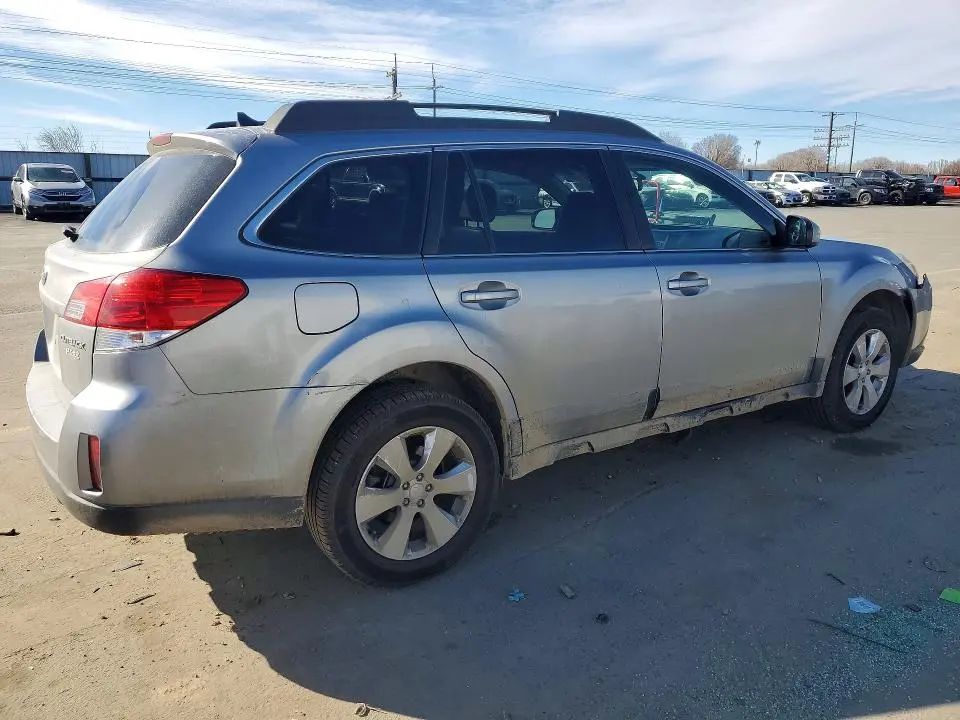 2011 SUBARU OUTBACK   