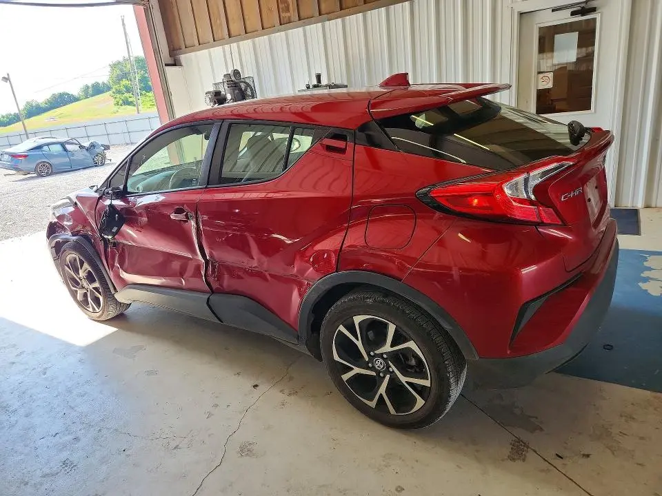2020 TOYOTA C-HR XLE  