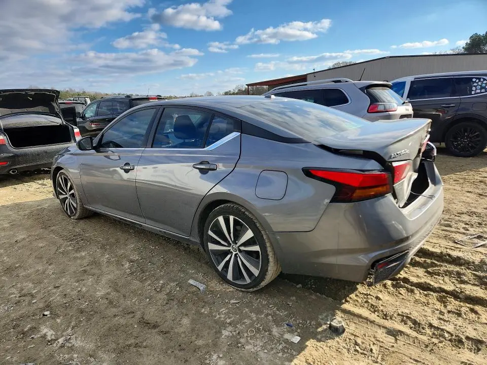 2021 NISSAN ALTIMA SR  