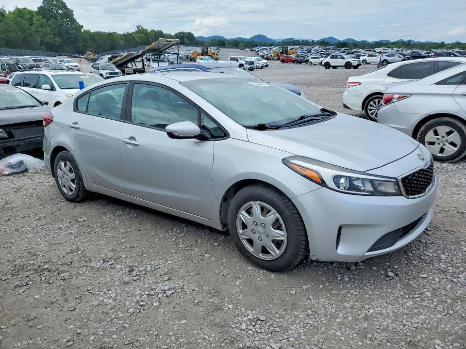 2018 KIA FORTE LX  