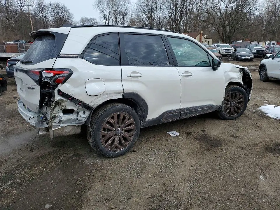 2025 SUBARU FORESTER   