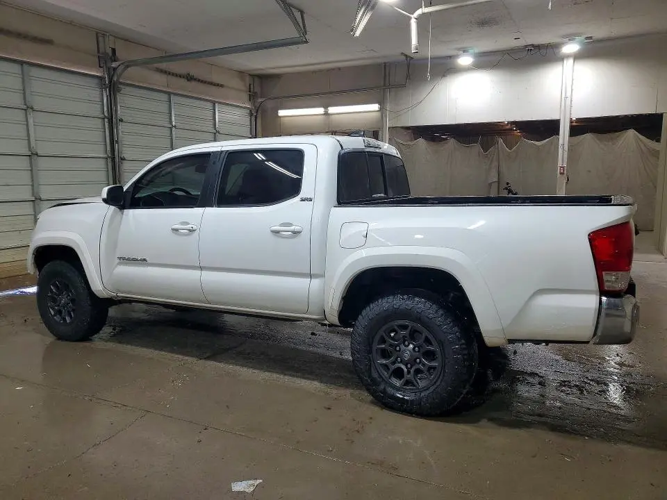 2017 TOYOTA TACOMA SR5 V6  