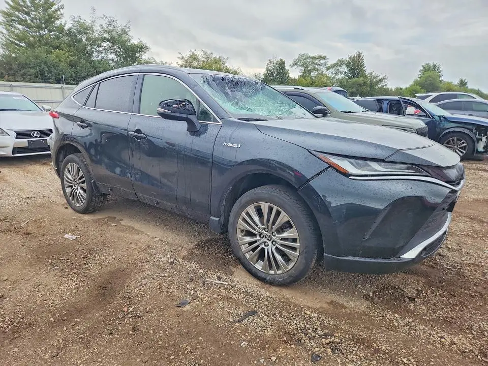 2021 TOYOTA VENZA XLE  