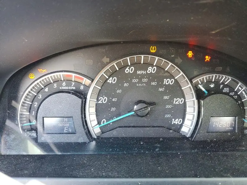 2014 TOYOTA CAMRY SE  