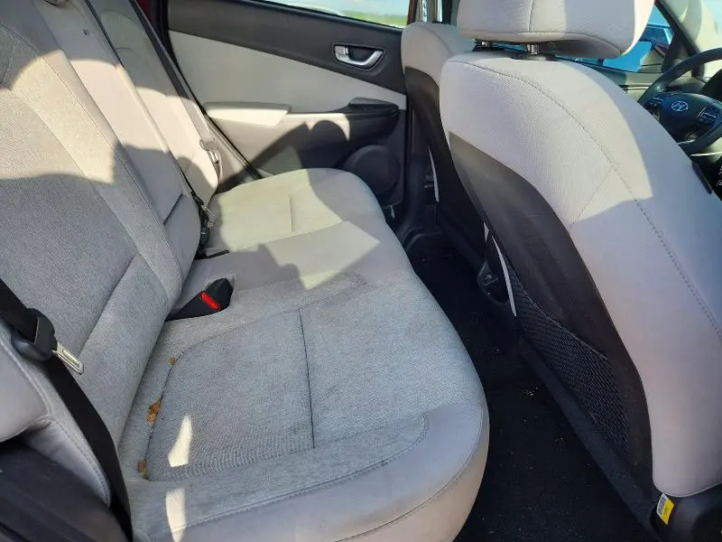 2023 HYUNDAI KONA SE  