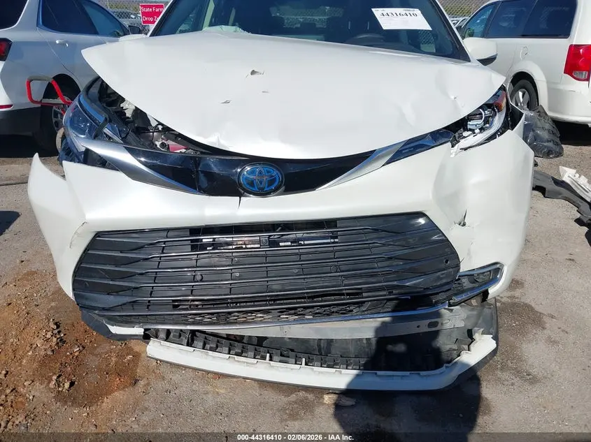 2021 TOYOTA SIENNA PLATINUM