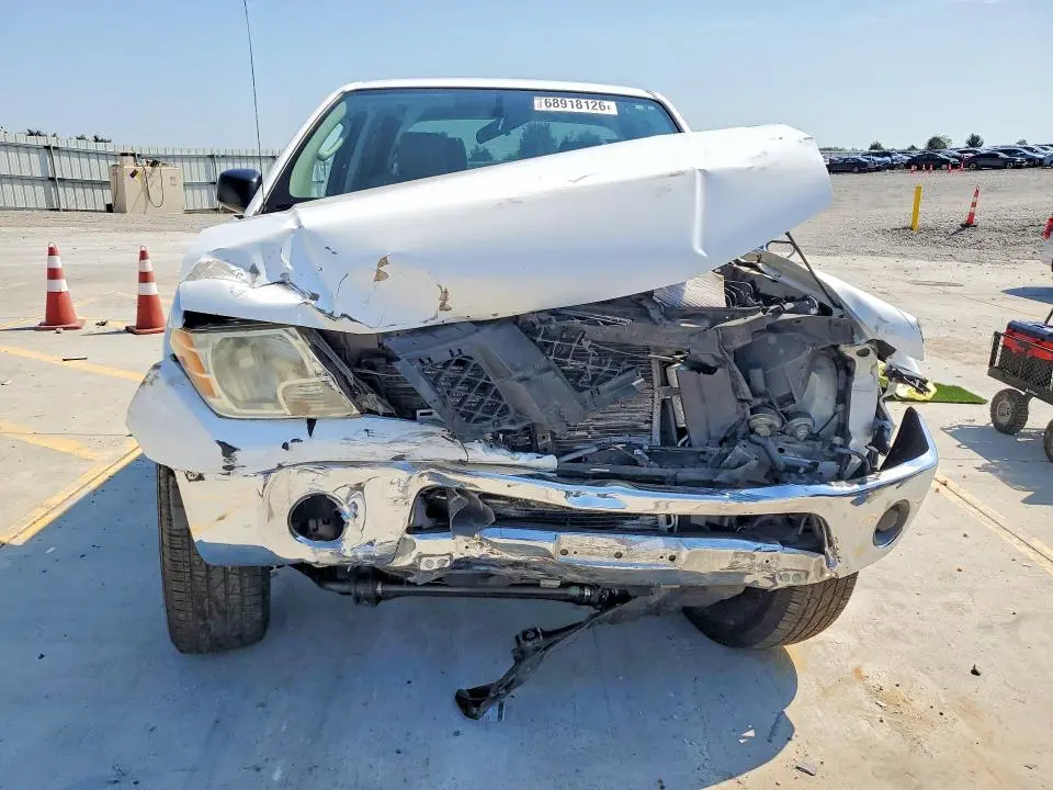 2011 NISSAN FRONTIER S  